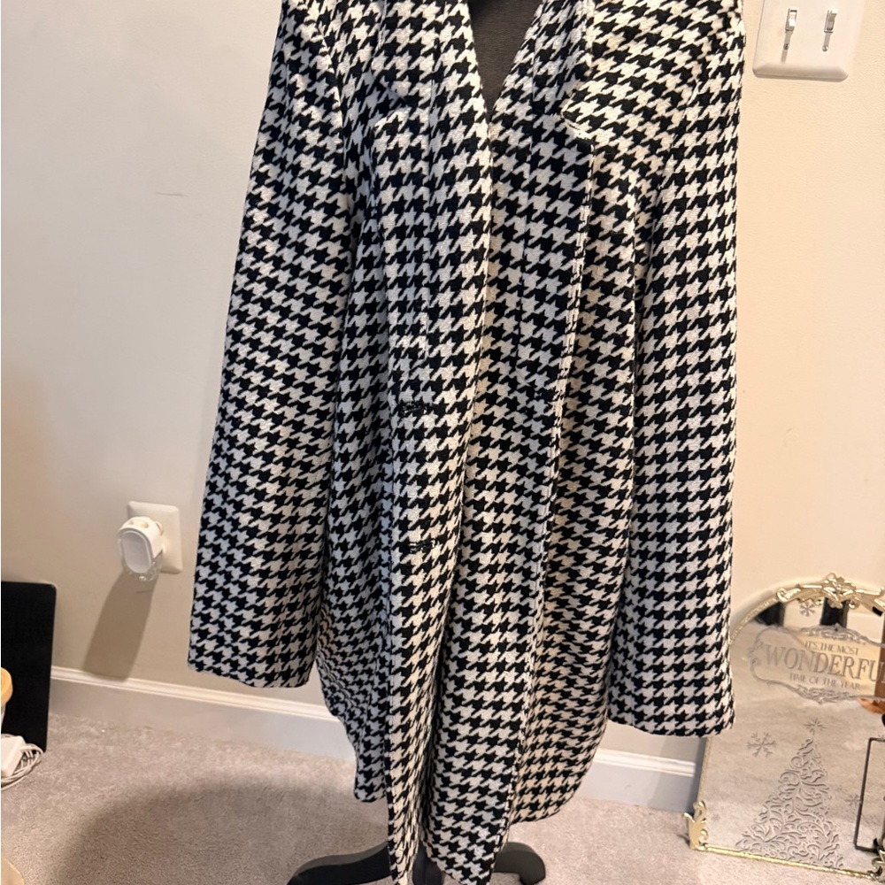Old Navy Black and White Houndstooth Jacket